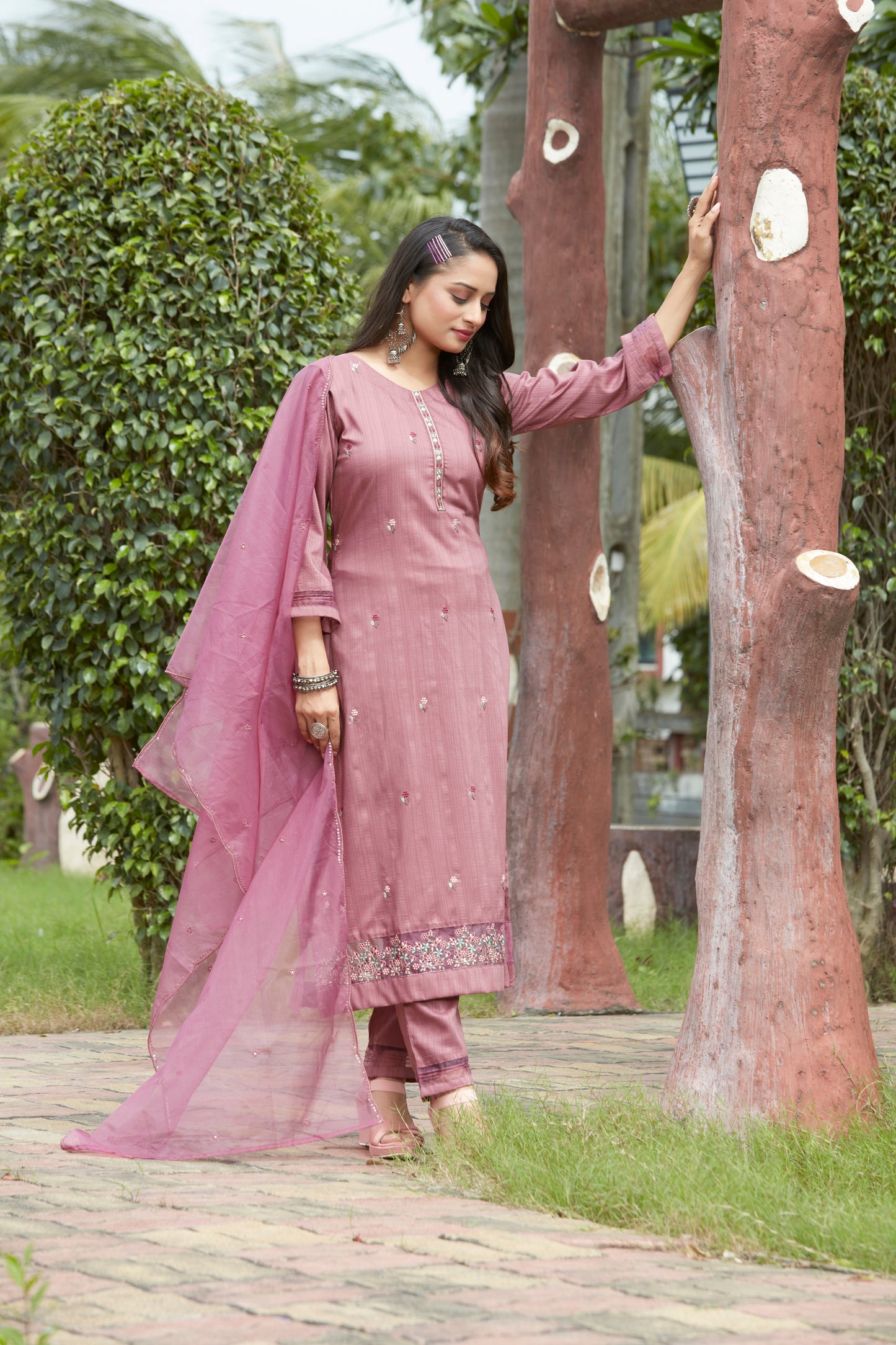 Pink Embroidered Chinnon Kurta Set with Organza Dupatta