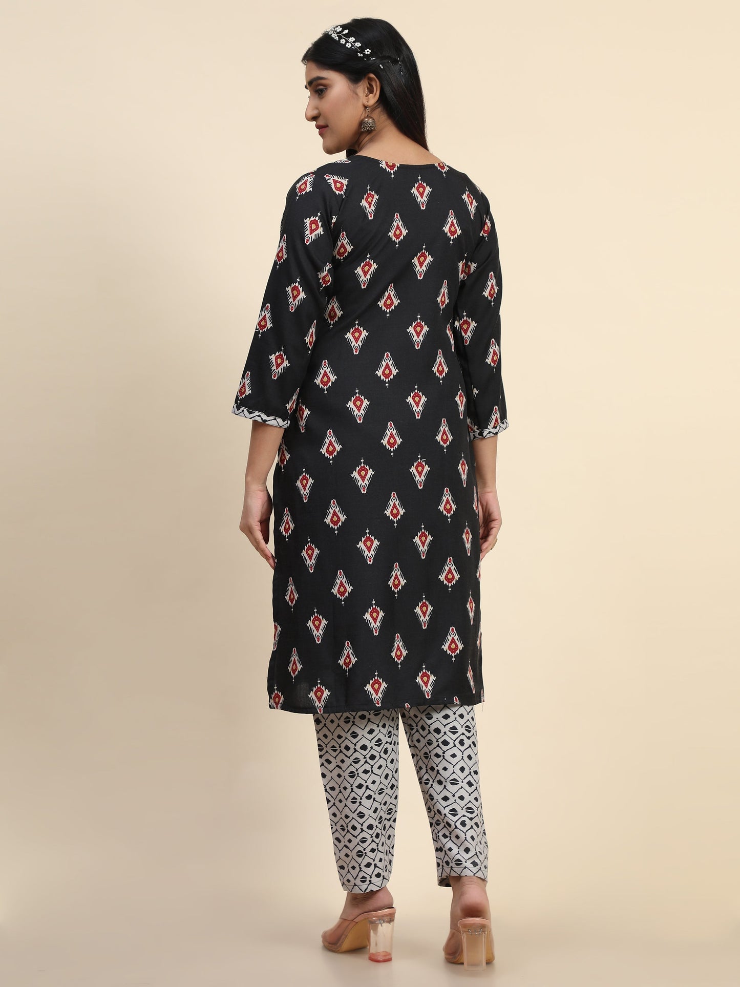 Women Black Printed Cotton Kurti With Pant