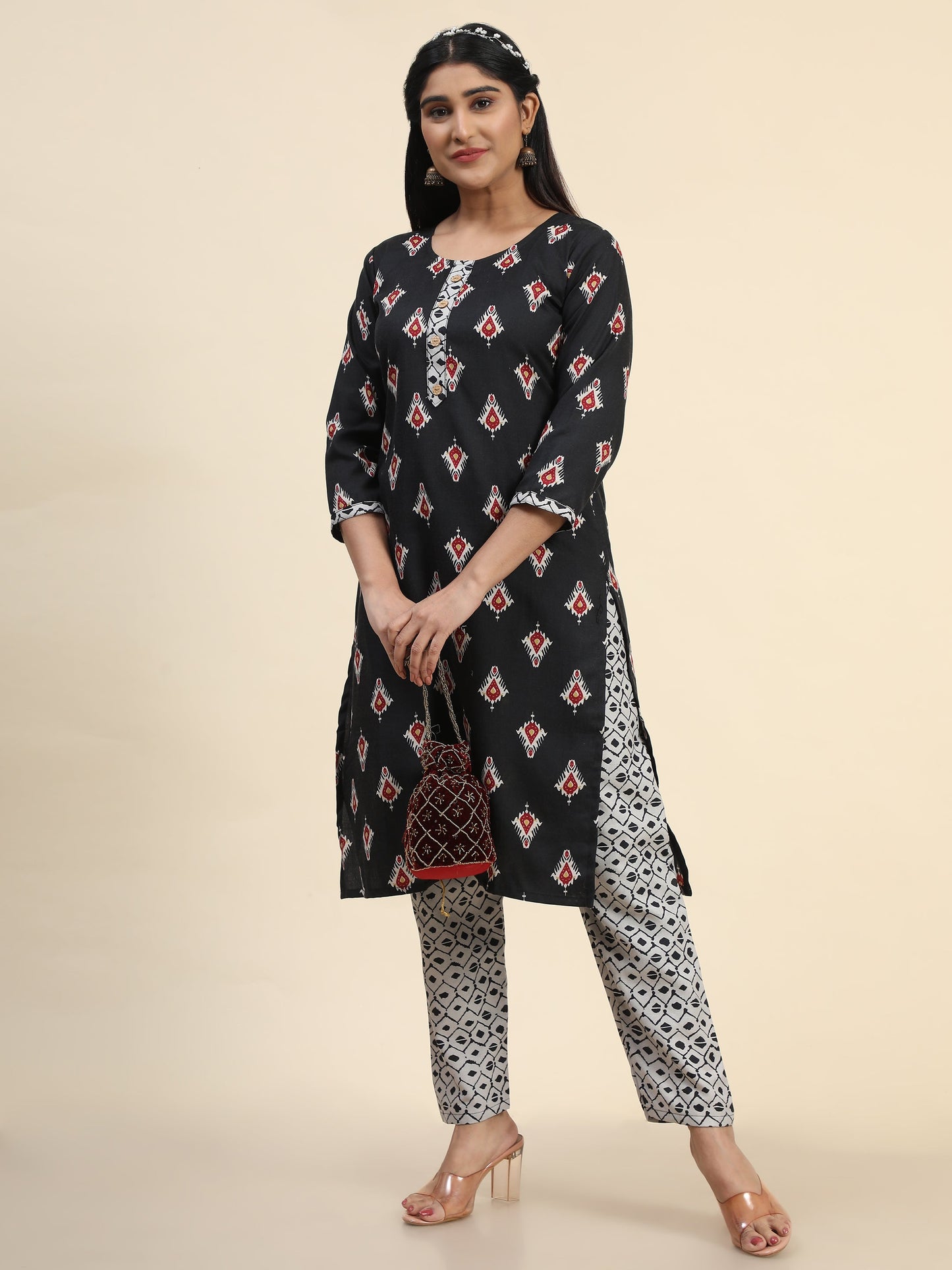 Women Black Printed Cotton Kurti With Pant