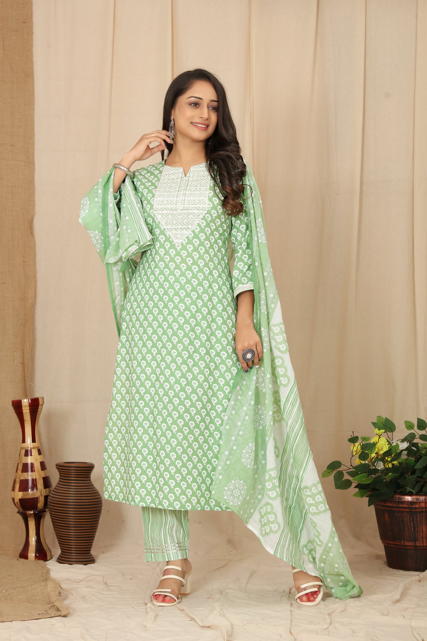 Green Women Cotton Straight Kurti,Pant Dupatta Set.