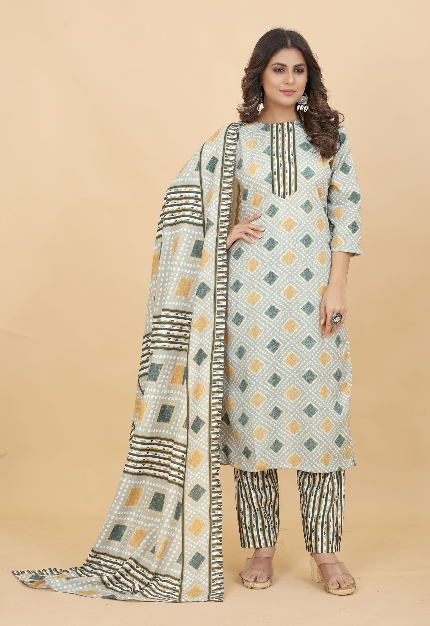 Women Printed Straight Kurta & Pant With Dupatta