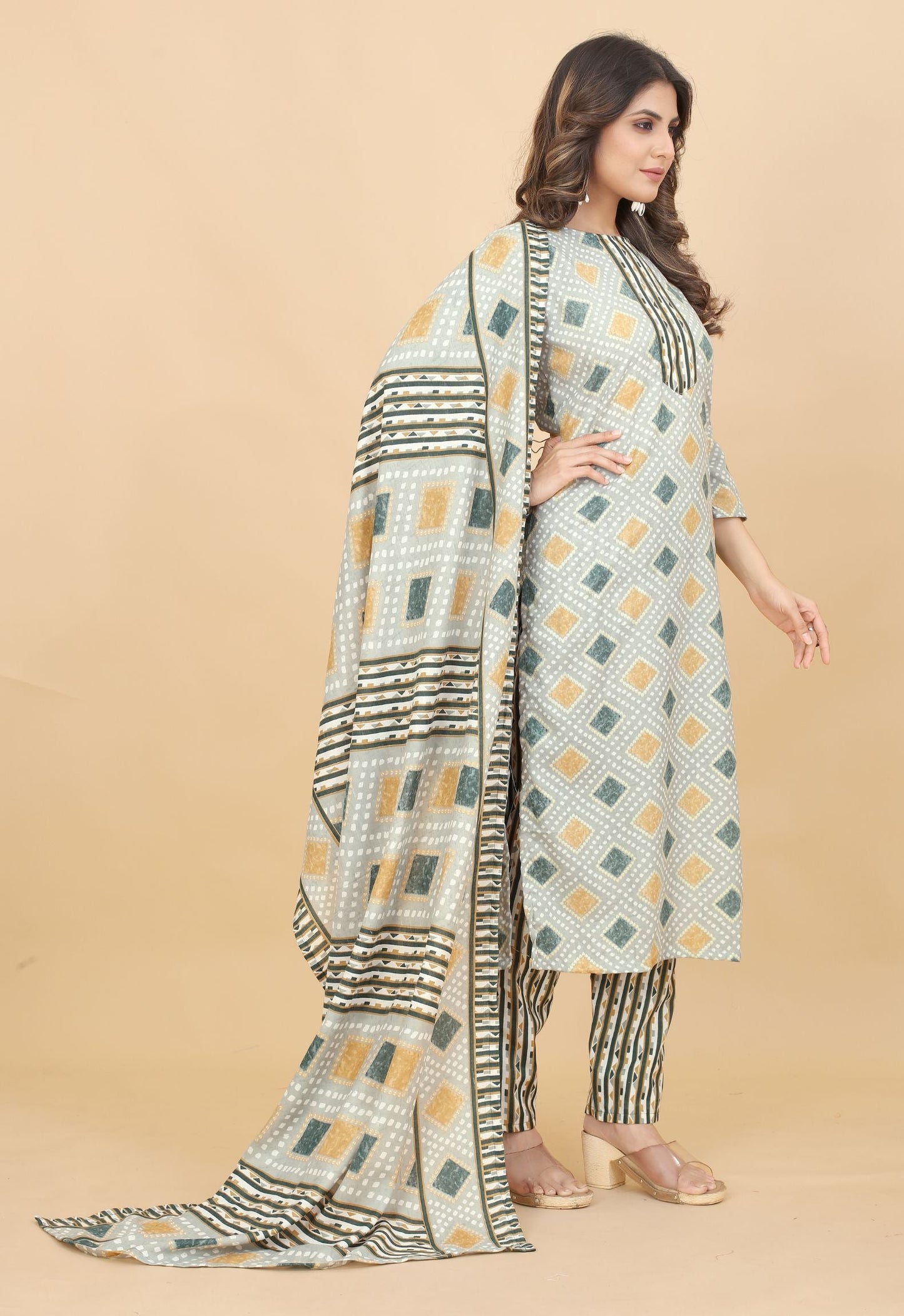 Women Printed Straight Kurta & Pant With Dupatta