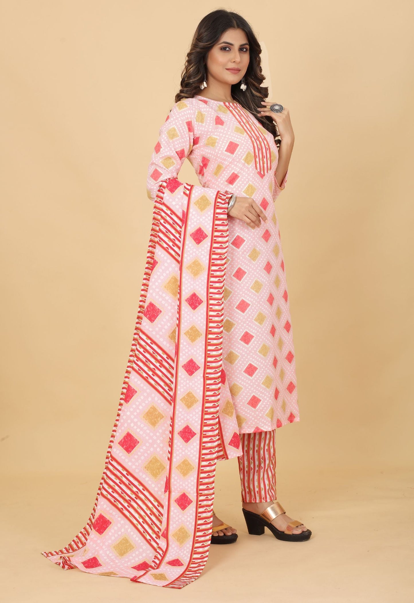 Women Printed Straight Kurta & Pant With Dupatta