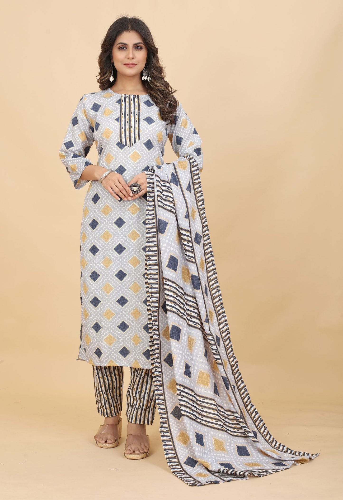 Women Printed Straight Kurta & Pant With Dupatta