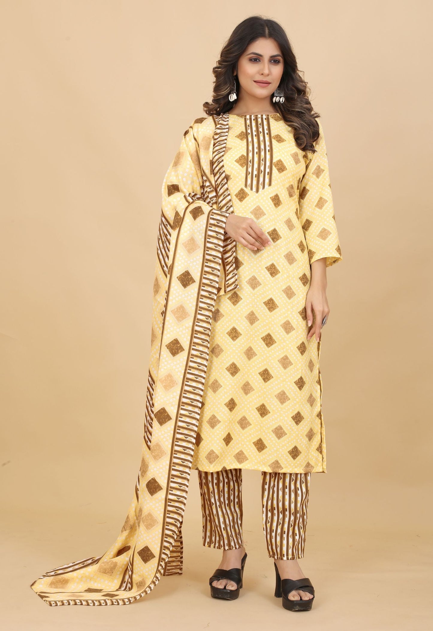 Women Printed Straight Kurta & Pant With Dupatta