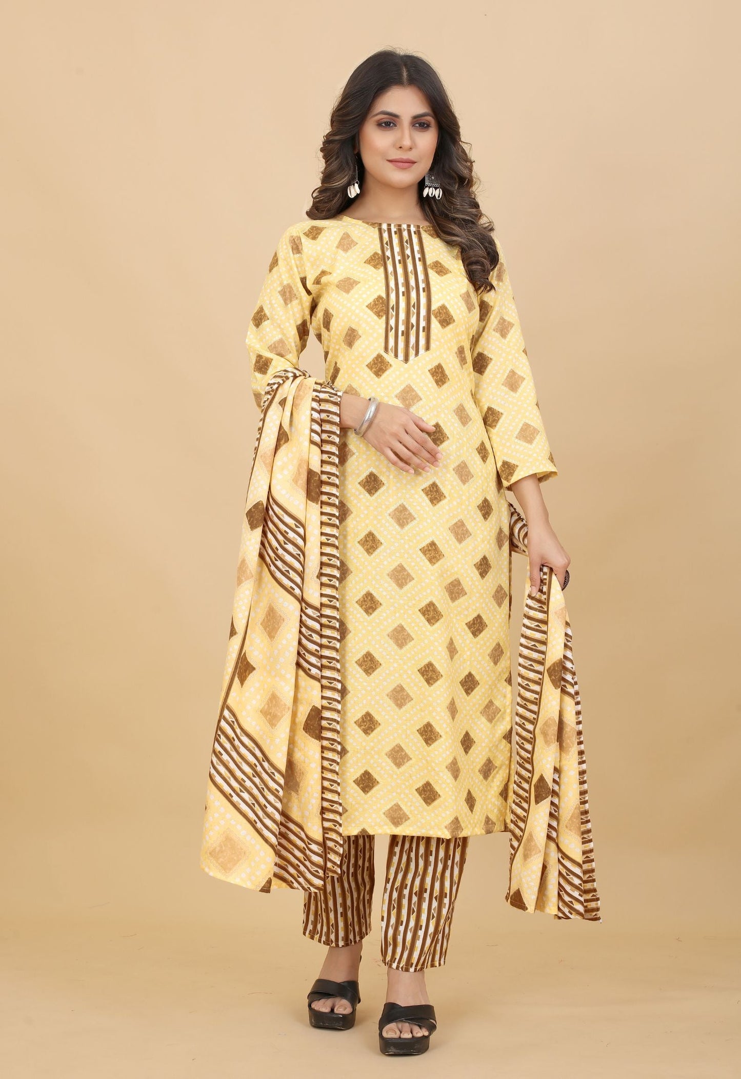 Women Printed Straight Kurta & Pant With Dupatta