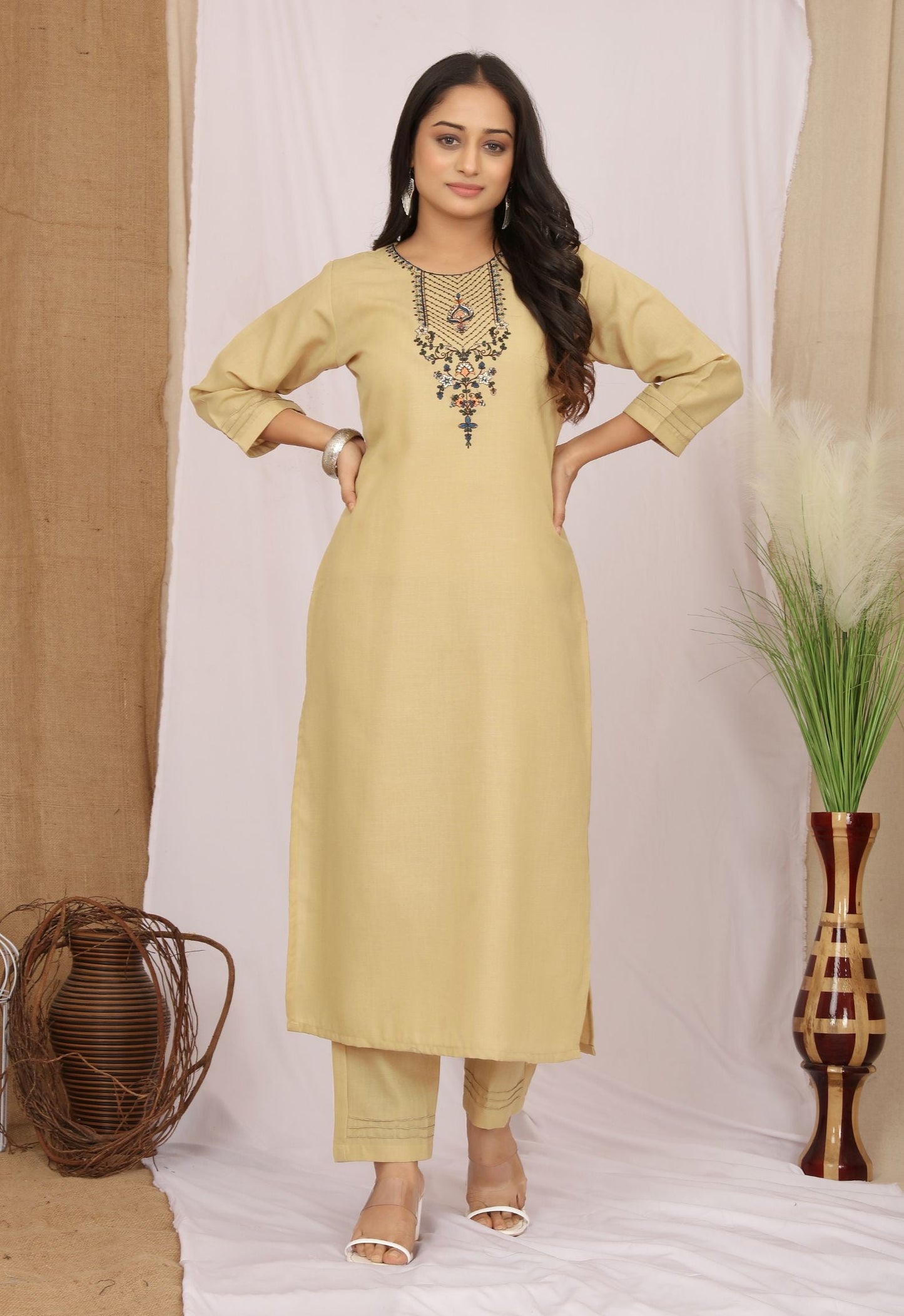 Ethnic Thread Work Straight Kurta with Trousers